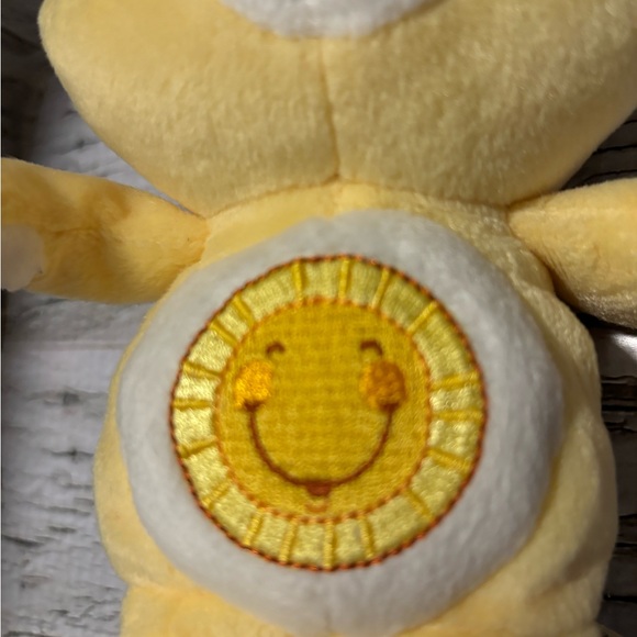 8 inch Talking Funshine Care Bear - Picture 3 of 6